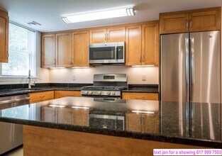 537 Vfw Pky in Boston College, MA - Foto de edificio - Building Photo