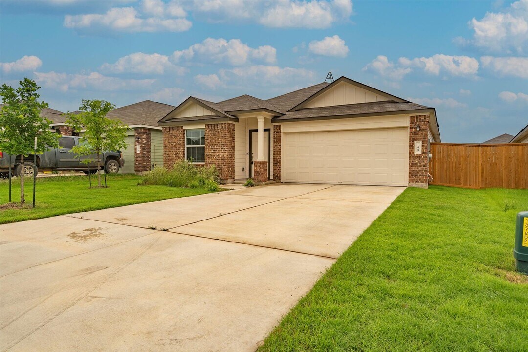 149 Perfect World Lp in Jarrell, TX - Foto de edificio