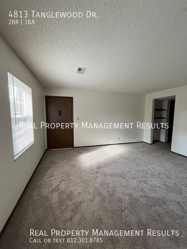 4813 Tanglewood Dr in Evansville, IN - Building Photo - Building Photo