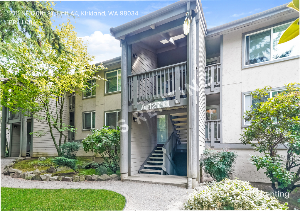 12711 NE 120th St in Kirkland, WA - Foto de edificio