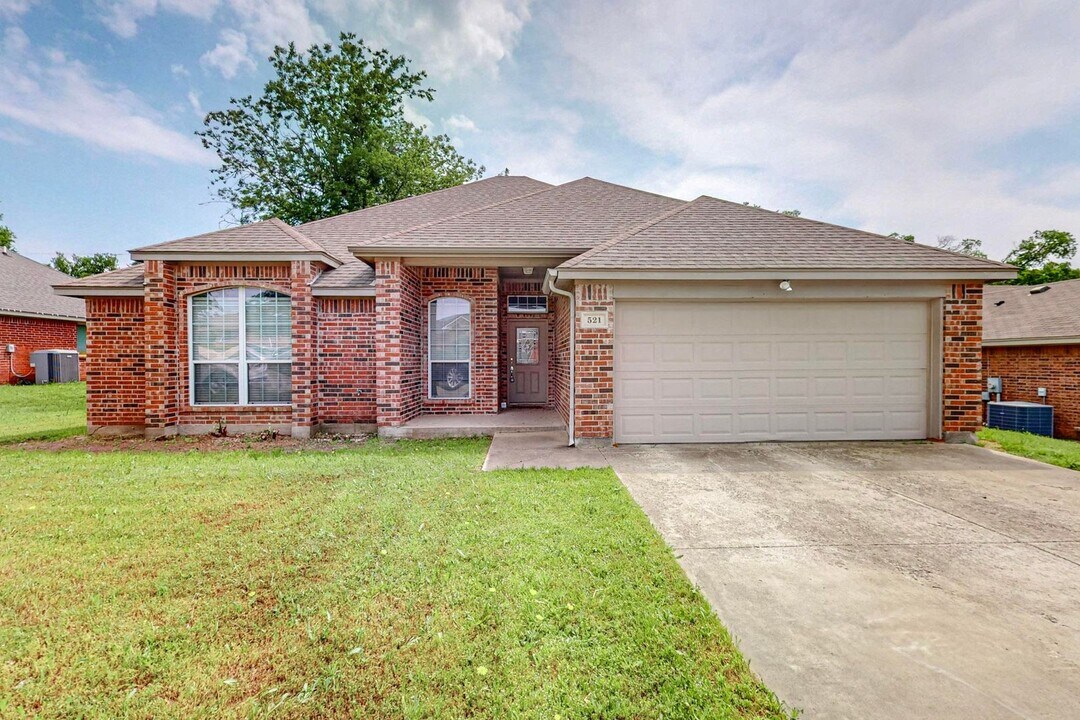 521 Smyth St in Aledo, TX - Building Photo