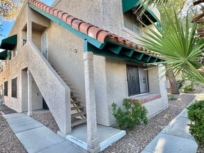 6750 Del Rey Ave in Las Vegas, NV - Building Photo - Building Photo