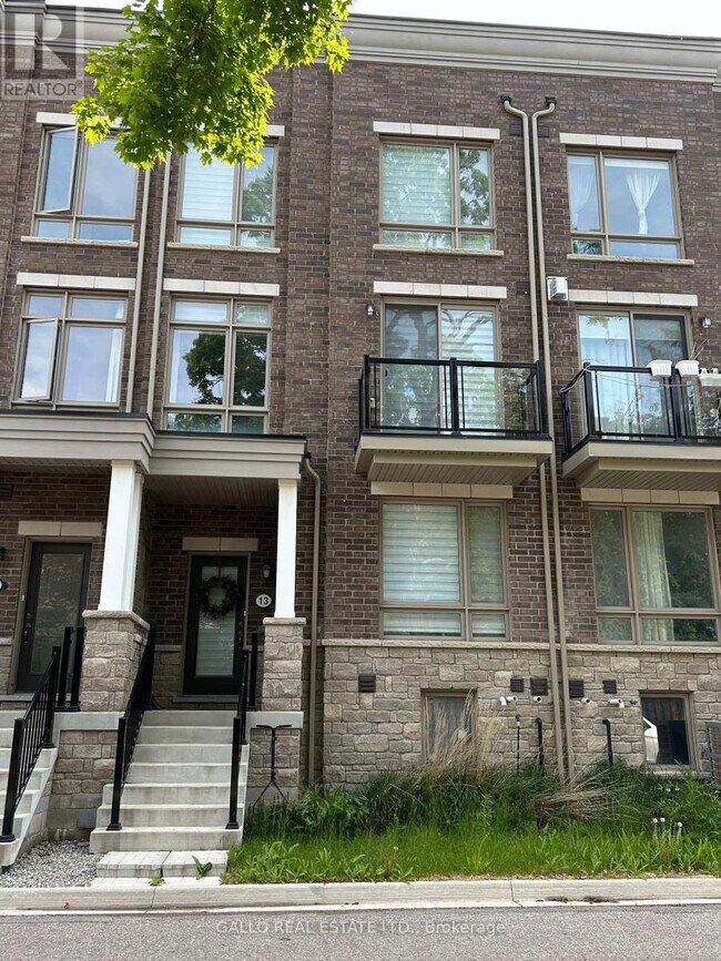 13 Drover Cir in Whitchurch-Stouffville, ON - Building Photo - Building Photo