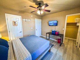 1350 S Greenfield Rd in Mesa, AZ - Building Photo