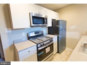 413 S 11th St in Philadelphia, PA - Building Photo - Building Photo