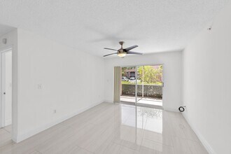 1830 Florida Club Cir in Naples, FL - Building Photo - Building Photo