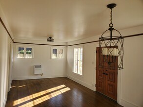 2666 Cimarron St in Los Angeles, CA - Foto de edificio - Building Photo