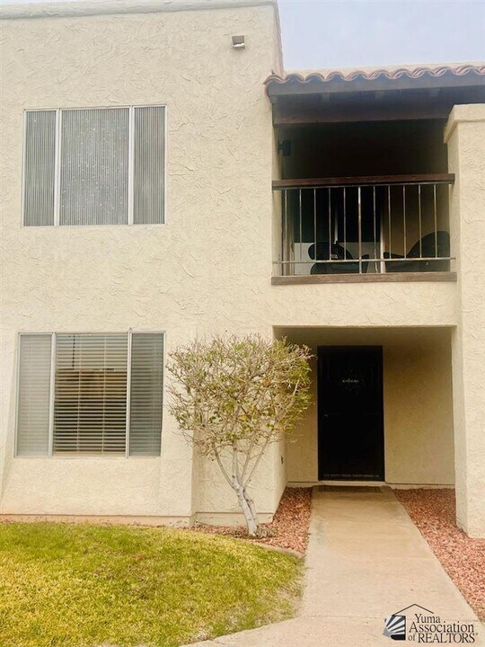 2231 S Elks Ln in Yuma, AZ - Building Photo
