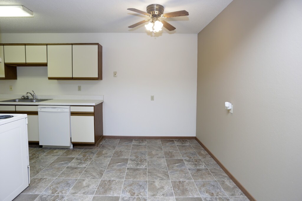 Ridgewood Manor Partnership Apartments in Elk River, MN