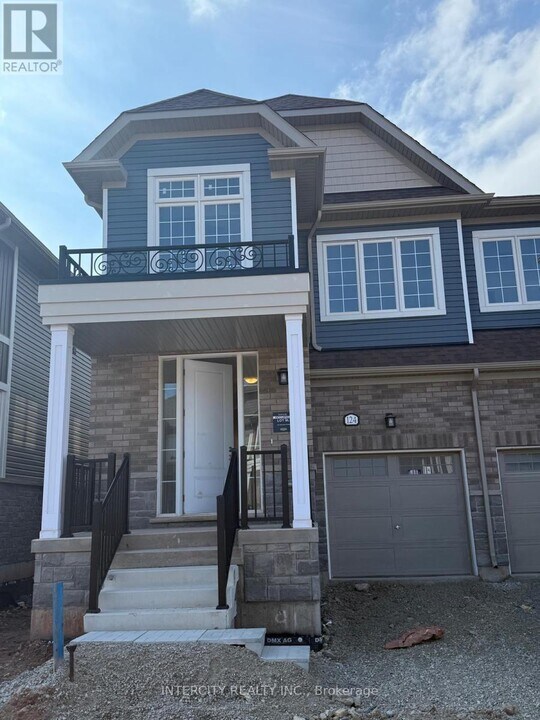 124 Molozzi St in Erin, ON - Building Photo