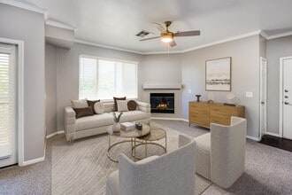 Hawthorne Hill in Thornton, CO - Foto de edificio - Building Photo