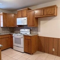 106 Shaw St in Tom Bean, TX - Building Photo