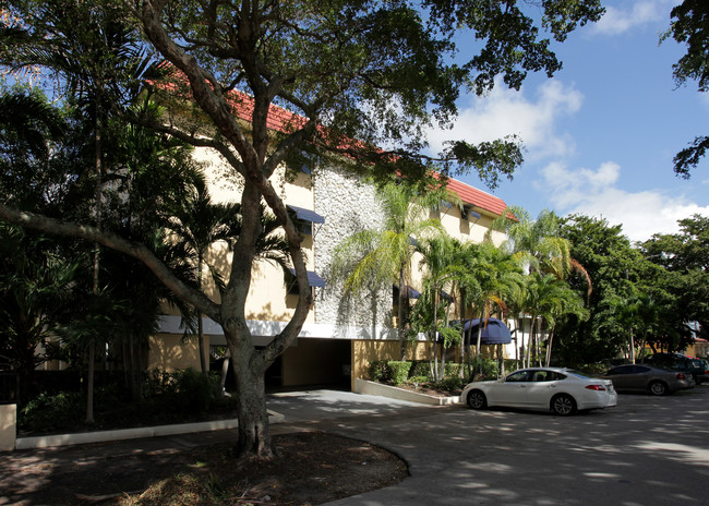 Villa Santander in Coral Gables, FL - Building Photo - Building Photo