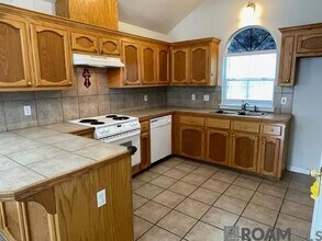 7646 Quorum Dr in Baton Rouge, LA - Building Photo - Building Photo