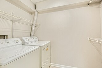 2004 Dunsford Terrace in Jacksonville, FL - Building Photo - Building Photo