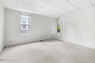 204 S Bayly Ave in Louisville, KY - Building Photo - Building Photo