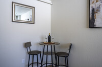 323 Flats in Carson City, NV - Foto de edificio - Interior Photo