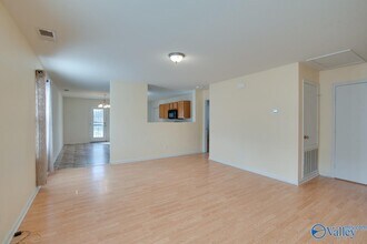 198 Cloverbrook Dr in Harvest, AL - Building Photo - Building Photo