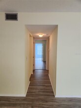 2457 Ecuadorian Way in Clearwater, FL - Building Photo - Building Photo