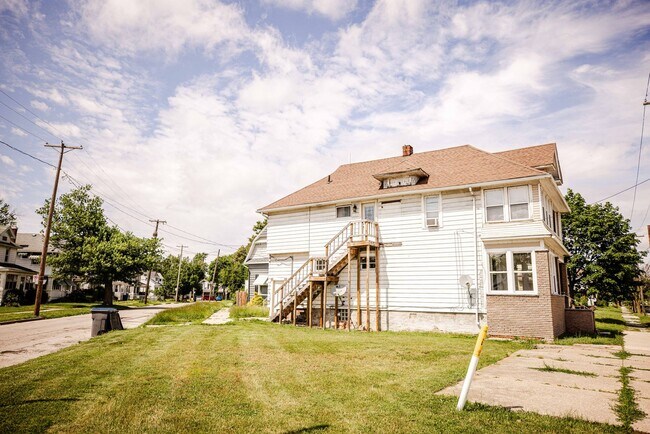 2594 Broadway St in Toledo, OH - Building Photo - Building Photo
