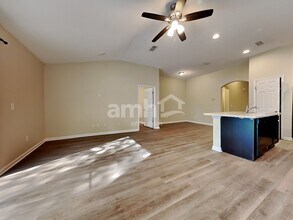 6090 Sage Willow Way in Jacksonville, FL - Foto de edificio - Building Photo