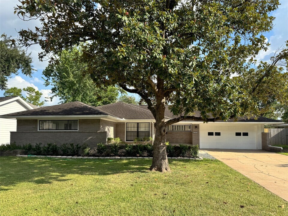 5139 Indigo St in Houston, TX - Foto de edificio