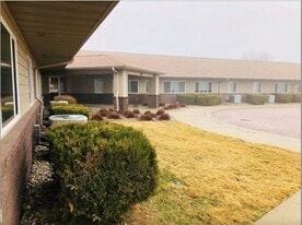 741 Streeter Dr in North Sioux City, SD - Building Photo