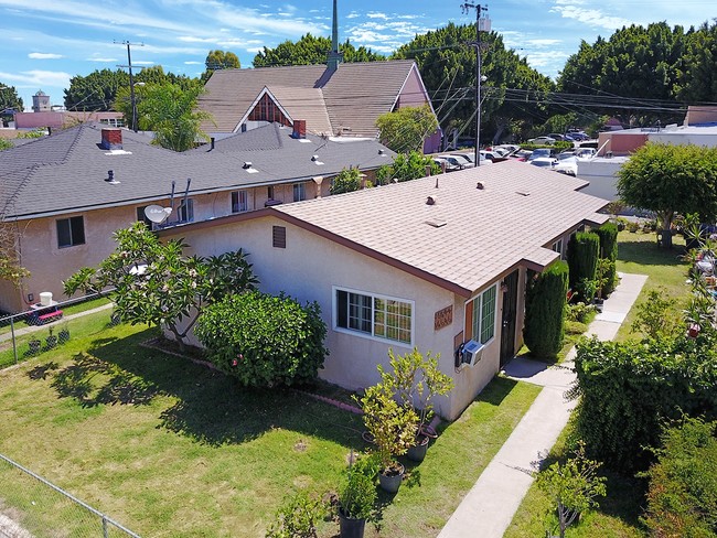 16644 Eureka Ave in Paramount, CA - Building Photo - Primary Photo