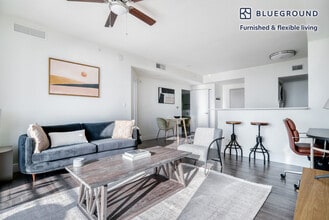 110 SW 12th St in Miami, FL - Building Photo - Building Photo