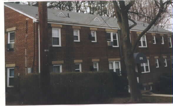 5718 10th Rd N in Arlington, VA - Foto de edificio - Building Photo
