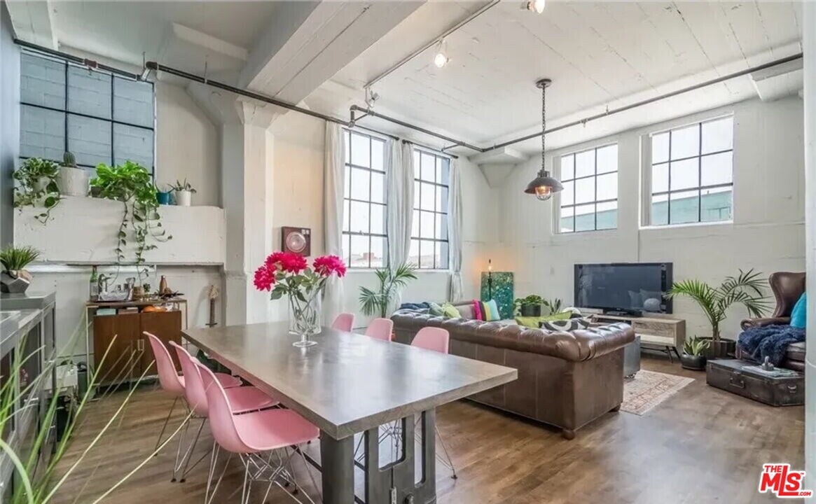 420 San Pedro St in Los Angeles, CA - Building Photo