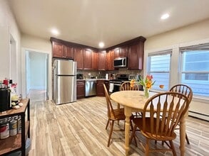 16 Landers St, Unit 1 in Somerville, MA - Building Photo - Building Photo