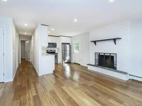 15 Albin St in Glen Cove, NY - Building Photo - Building Photo