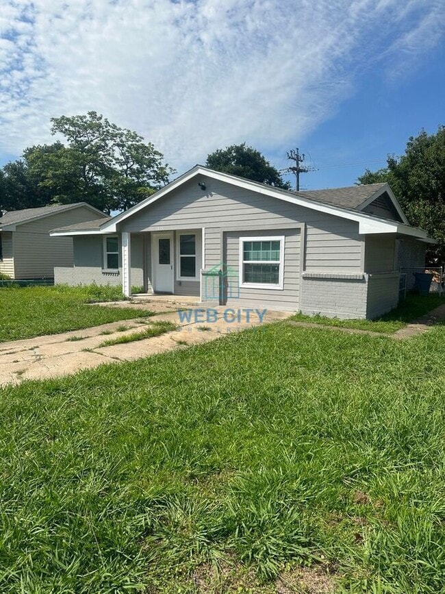 1635 Lee St in Mesquite, TX - Building Photo - Building Photo