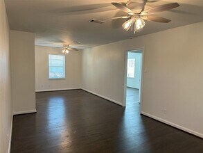 1771 Mariposa Dr in Dallas, TX - Building Photo - Building Photo