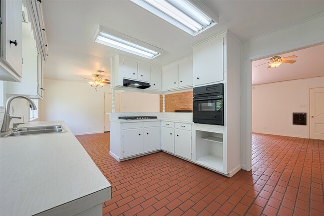 30525 Hegar Rd in Hockley, TX - Building Photo - Building Photo