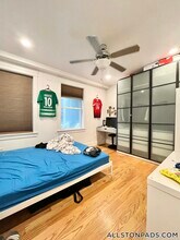 12 Fern St in Boston, MA - Foto de edificio - Building Photo