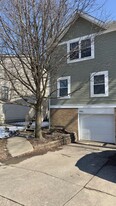 4920-4922-4922 Magnolia Blossom Blvd in Columbus, OH - Building Photo