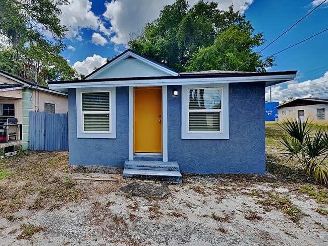 property at 1304 Williams Ave