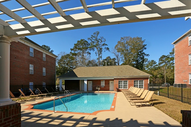 Capital Luxury Condominiumns in Tallahassee, FL - Foto de edificio - Building Photo