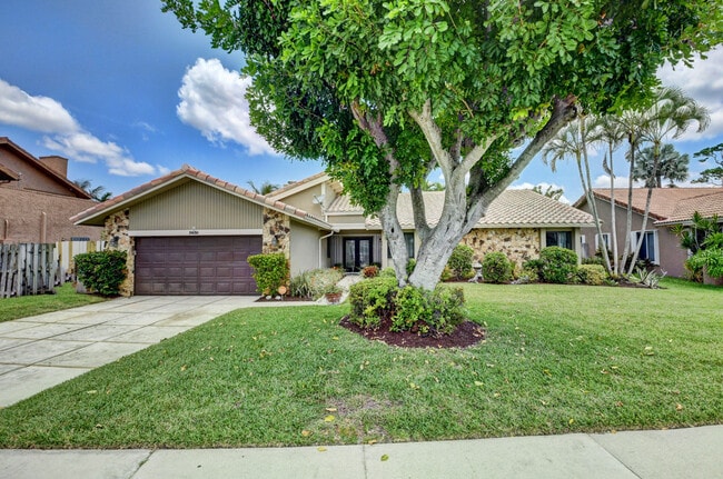 property at 5850 Vista Linda Ln