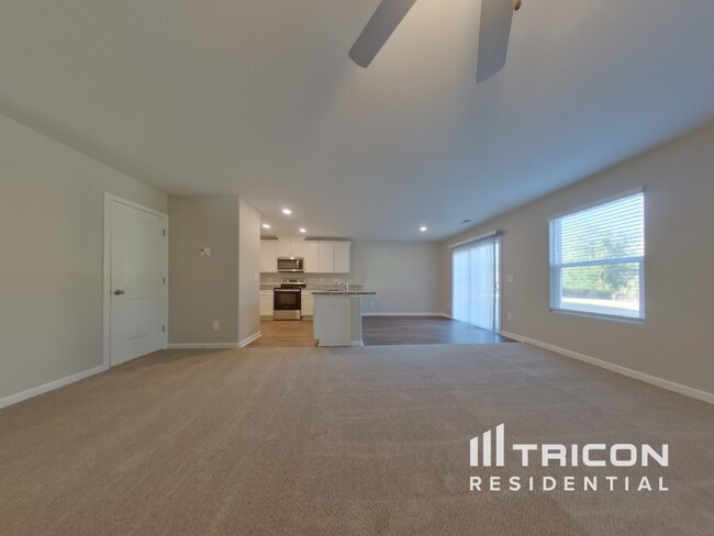 627 Calming Dusk Wy in Elgin, SC - Building Photo - Building Photo