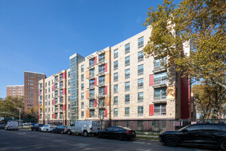 910 Hendrix St in Brooklyn, NY - Building Photo - Building Photo