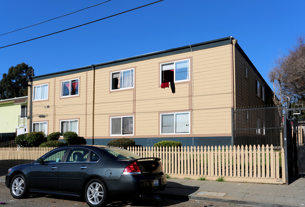 San Jose Apartments in Oakland, CA - Building Photo