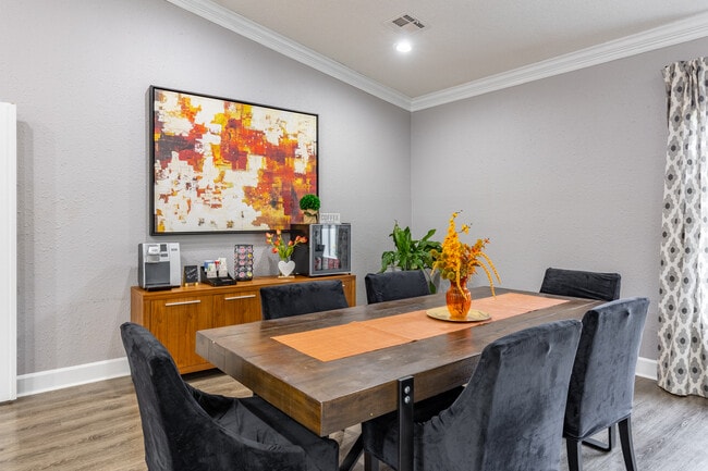 Vue on Medlock in Peachtree Corners, GA - Building Photo - Interior Photo