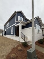 215 Honeysuckle Wy in Oxford, MS - Building Photo