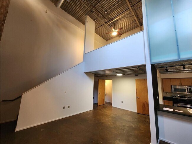 property at 195 Arizona Ave NE