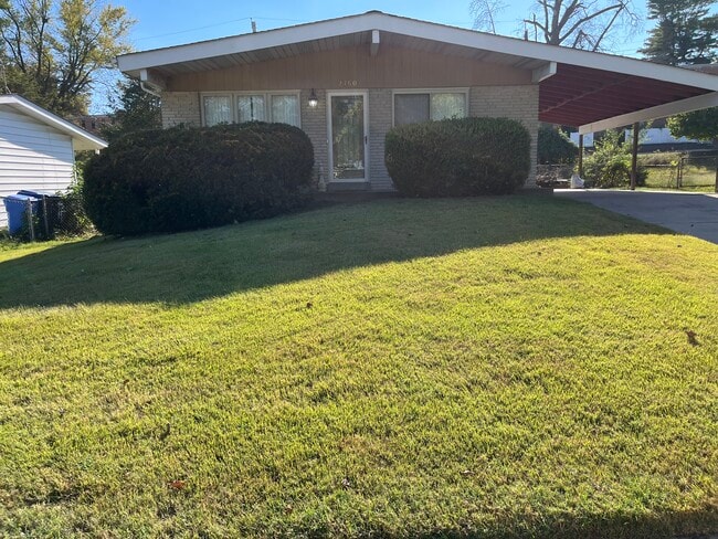 2760 Flamingo Dr in Florissant, MO - Building Photo - Building Photo