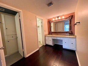 3103 Eisenhauer Rd in San Antonio, TX - Building Photo - Building Photo