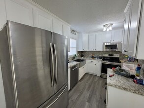 102 Brandywine Dr NE in Conover, NC - Building Photo - Building Photo